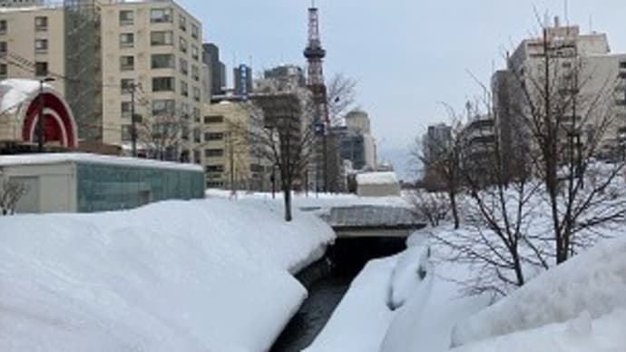 顔が引きつって