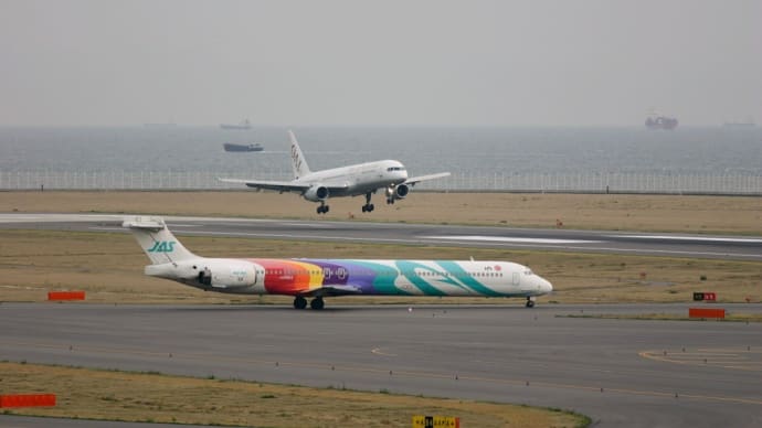 中部国際空港(セントレア) 撮影日2005年04月23日-8 オムニエア B757-200 N369AX