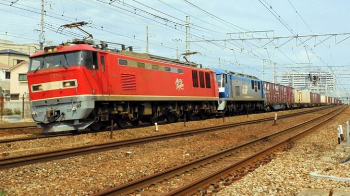 貨物列車2077レ－EF510-2＋ムドEF210-8／キハ189系特急「はまかぜ」（2023.3.9）