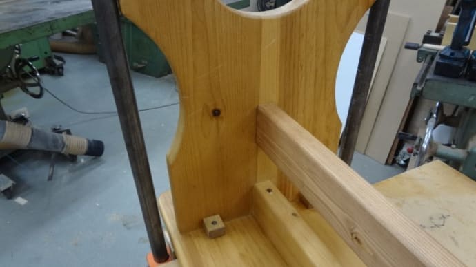 カントリー家具 ベンチの修理
