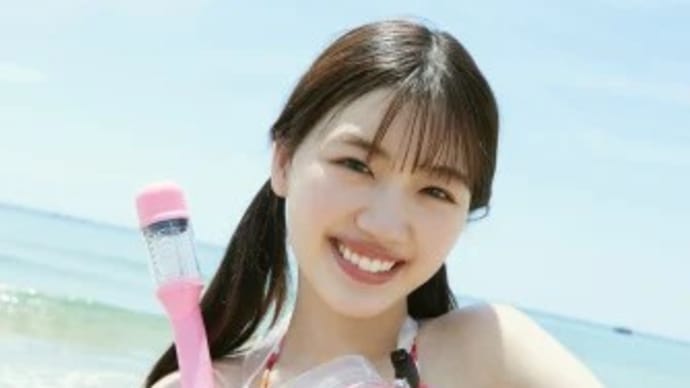 日向坂46佐々木美玲、スタイル際立つ初水着カット解禁「派手派手ちゃん水着を着てみました!」
