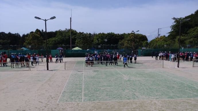 本日は県中学生選手権大会(女子) 場所は愛鷹運動公園テニスコート