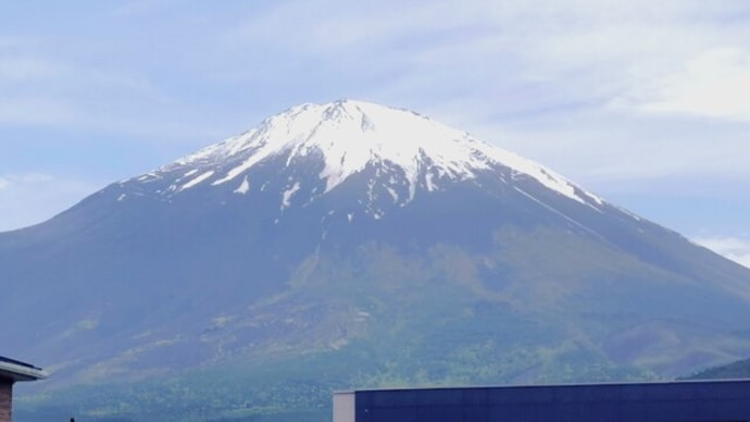 『アイコンでは青く描かれるけど富士山は緑だなと···』
