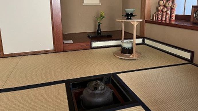 月に1度の「お茶の稽古」がありました。
