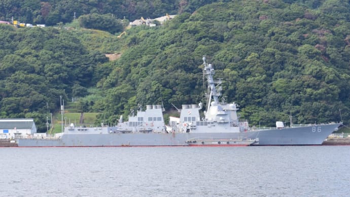 アメリカ海軍ミサイル駆逐艦シャウプ DDG-86 佐世保にて