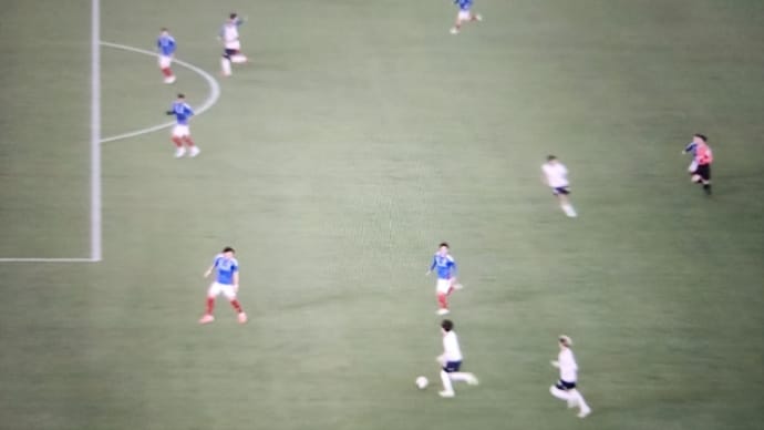 新井のクロスは山根に合わず