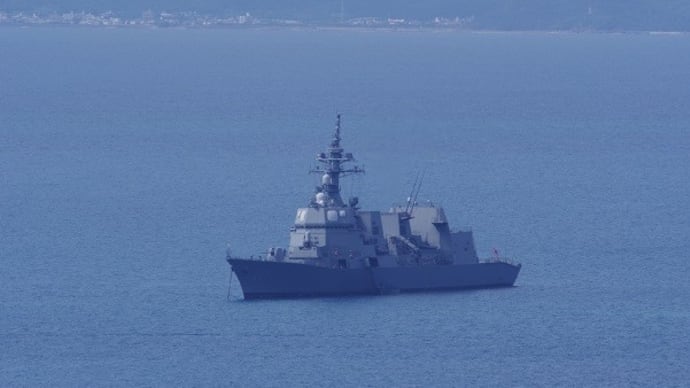 【拡散願います】ホワイトビーチに掃海艦パイオニアが入港!(20230905ー①)