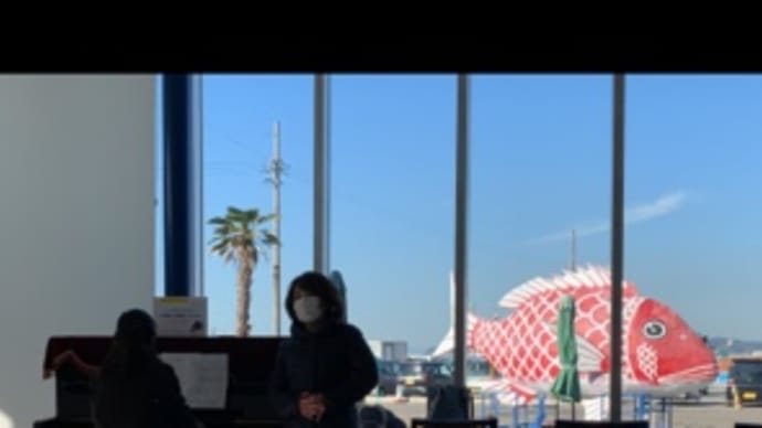 島ピアノ・食堂ピアノ