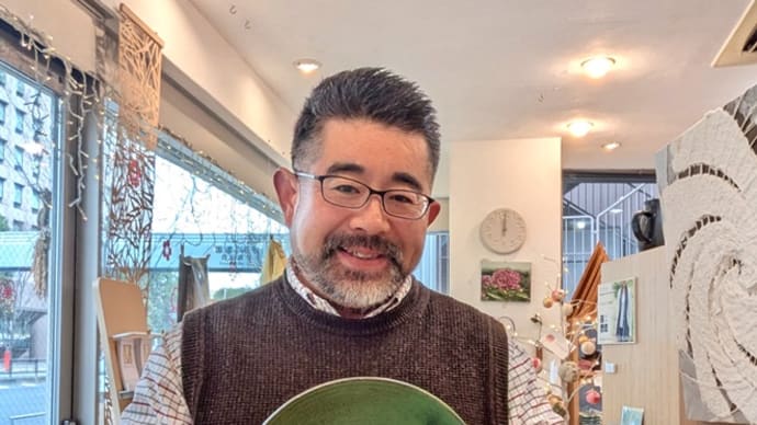 矢嶋ヨーコ洋一さん ピスタチオグリーンの大皿