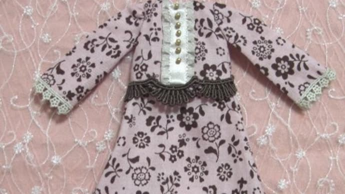 ピンクの花柄のワンピースの完成~♪