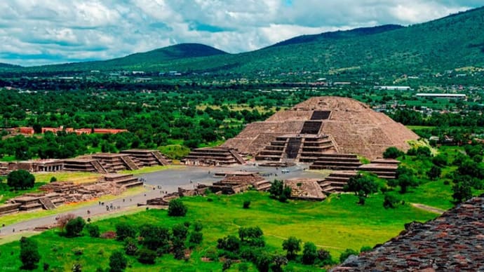 「世界の奇想天外な風景⑨」メキシコ「テオティワカン」~写真と短歌で綴る世界文化紀行