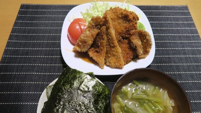 ソースカツ食いっちくて、炊屋食堂の田舎定食・・・庶民の味。
