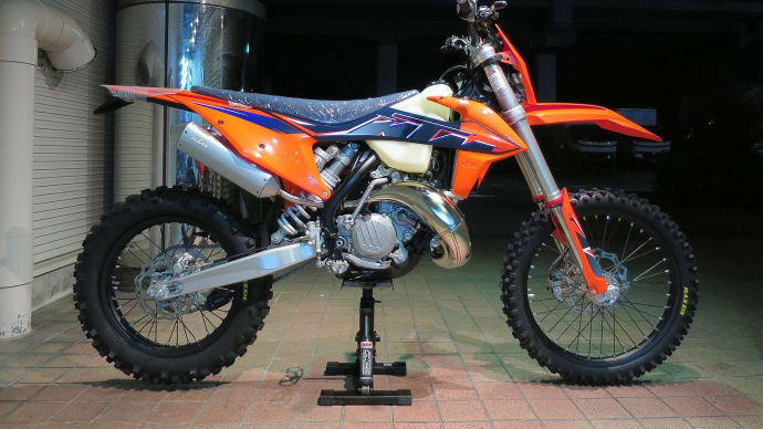 ヤバいヤバい!KTMのヤンチャなモデルが遂にYOYOに!KTM 150 EXC TPI が来たぞ!