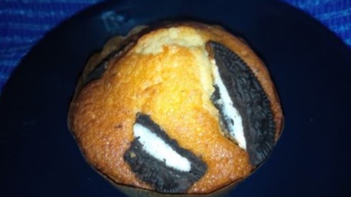 【02/26おやつ】オレオクッキーのアーモンドケーキ、以前のバナナチップの、に比べてど～かなと言えば：D