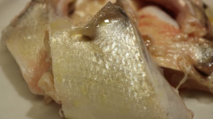 スズキとジャガイモ、インゲン豆のサラダ