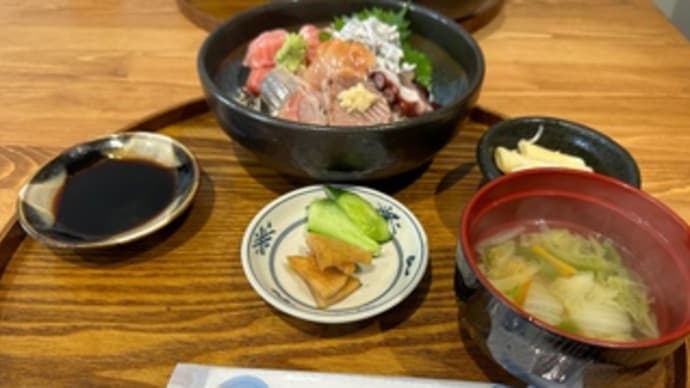 今日のランチ（海鮮丼＆天丼）