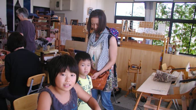 TCC・竹島クラフトセンター、蒲郡の小学生の手織り体験です。