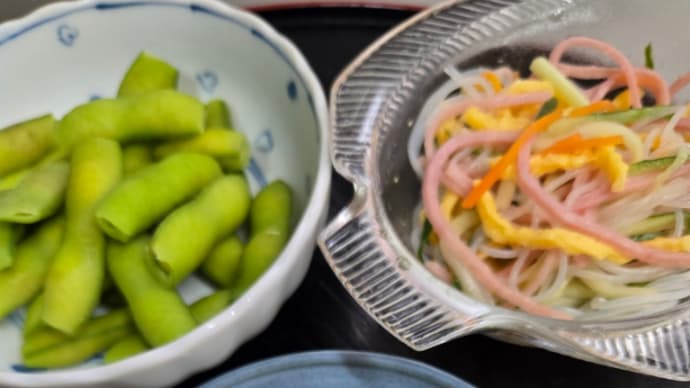 うちのごはん 海老焼売 と 中華春雨サラダ と 枝豆(夏メニュー)(^.^)