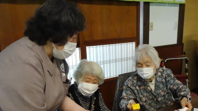 小鳥の置物作り。