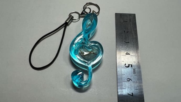 レジンクラフト3つ目できました。 トーン記号です。