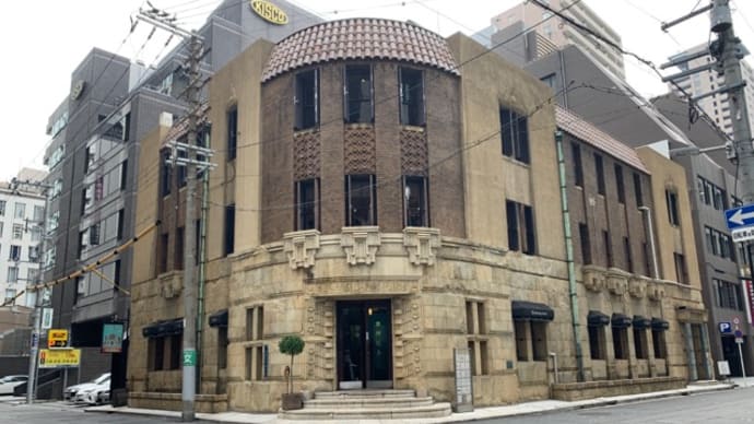 【ヴェトナム料理 リヴゴーシュ】 ランチ『ブン・ボー・フエ+揚げ春巻き+蓮茶』 芝川ビルB1 大阪市中央区