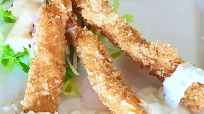 あけましておめでとうございます。新年最初(1/4)の日替わり定食(650)は、手作りエビフライ、自家製シーフード専用タルタルソースです。