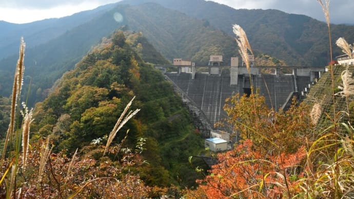 深城ダムの紅葉~大月市②
