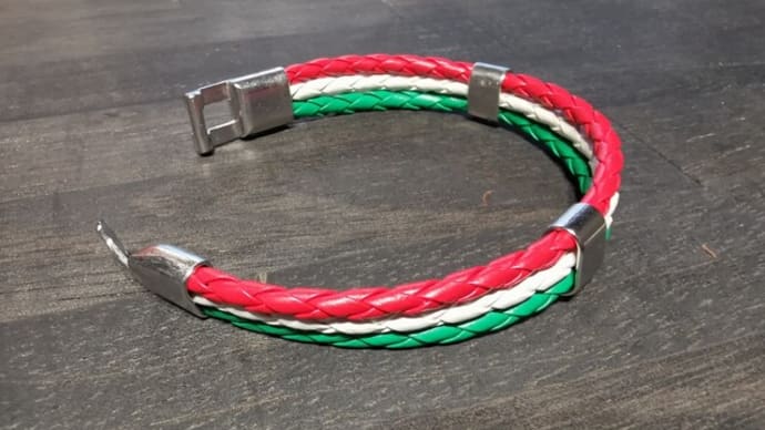 『Amazonで発注したItalian tricoloriのbraceletがサイズ違いで配送された件･･･』