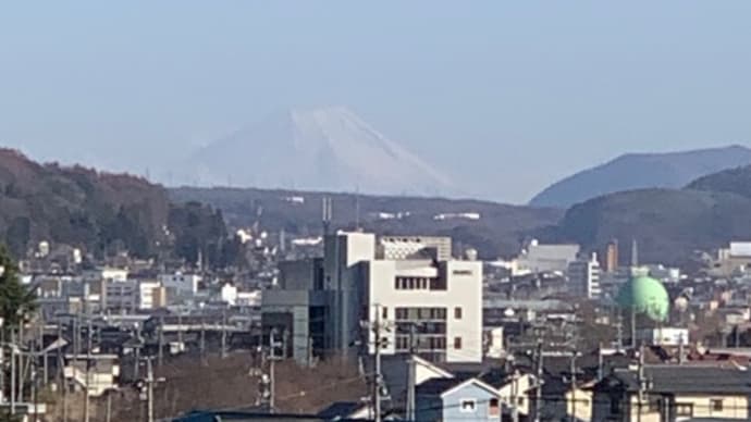 うっすらと富士山
