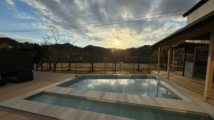 別邸わんこ日和の夕景