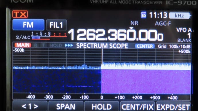 IC-9700の FFTスコープとウォーターフォールで見た　ISDB-T波