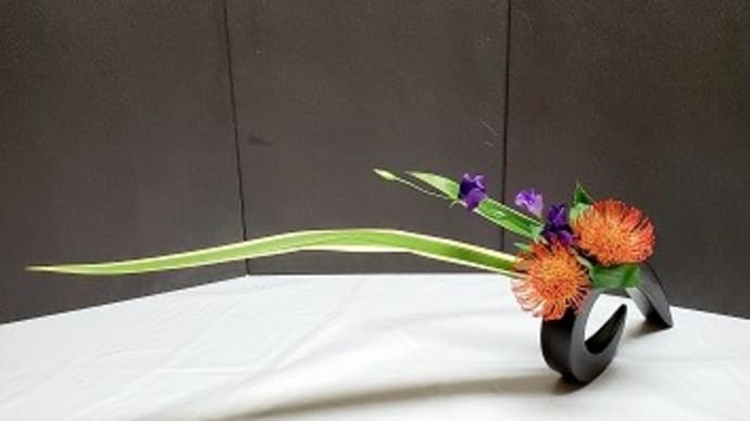 生け花 ピンクッションを使って