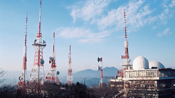 日本平のテレビ送信塔群