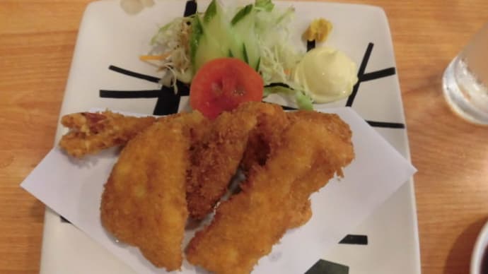 フィリピンで食べるお昼ご飯、ミックスフライ