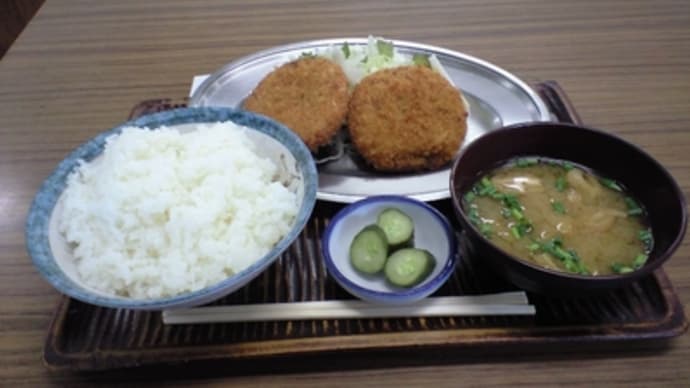 横浜中央市場・浜膳でメンチカツ定食