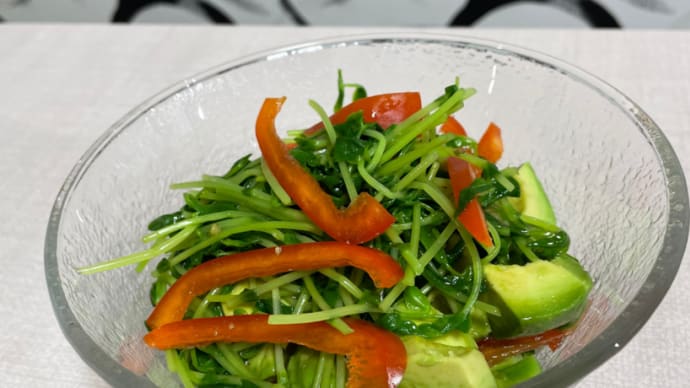 ブロッコリーと豆苗の和風サラダ(山葵醤油ドレッシング)