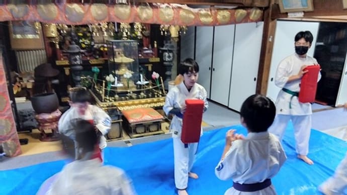 入学式でも空手のお稽古