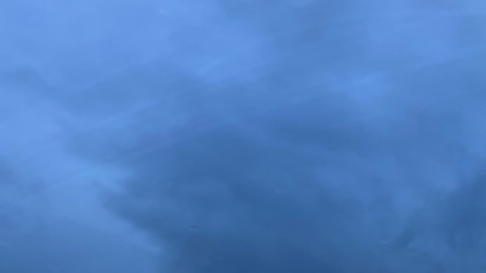 梅雨空