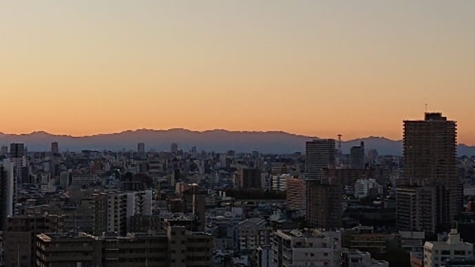 ブログ211128 東京の夕焼け～夜の帳がおりる頃