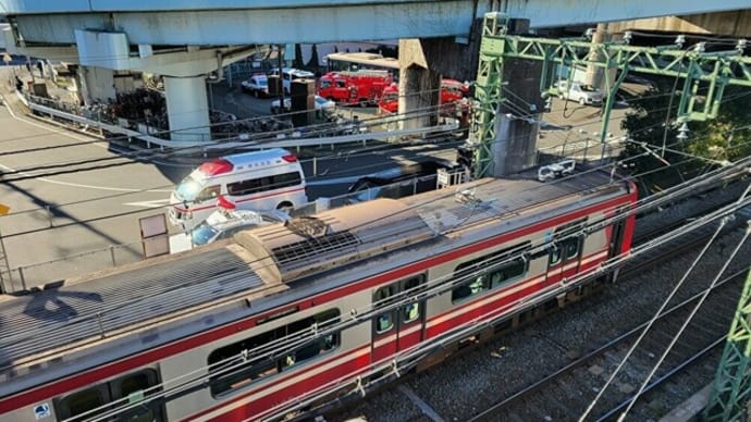 京急新子安駅で、厚労省女性職員が電車にはねられ死亡。裏社会が自殺に見せかけて始末したのでしょう。