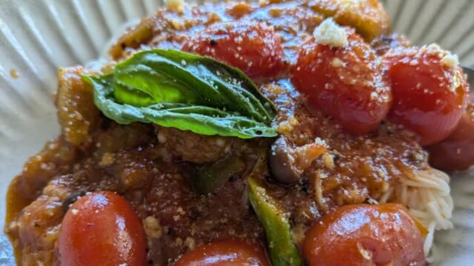 トマト煮込みのソースでソーメン