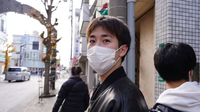長男の帰省。彼は髪型も攻めるね。