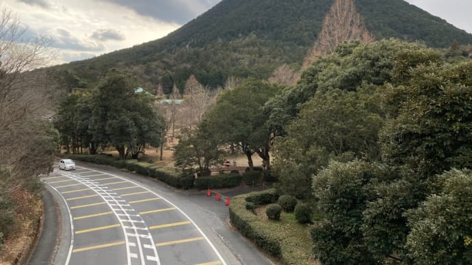 近江富士花緑公園と希望が丘文化公園内を少し歩きました。