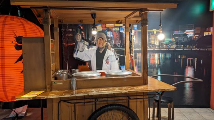 いらっしゃい! 中洲の屋台で ラーメン食べて行って!