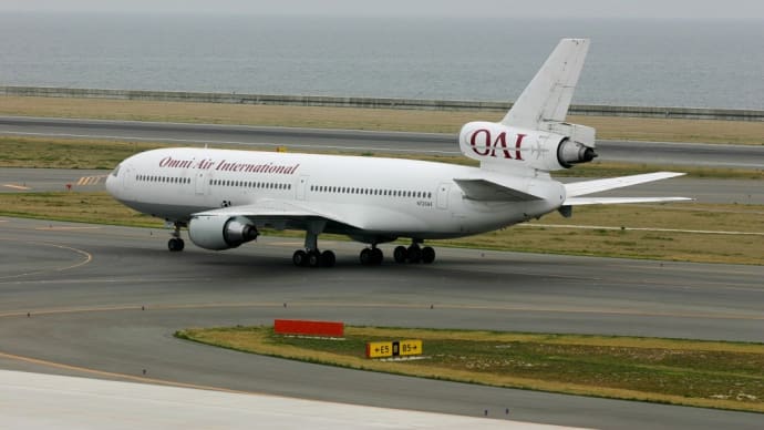 中部国際空港(セントレア) 撮影日2005年04月23日-6 オムニエア DCー10-30 N720AX