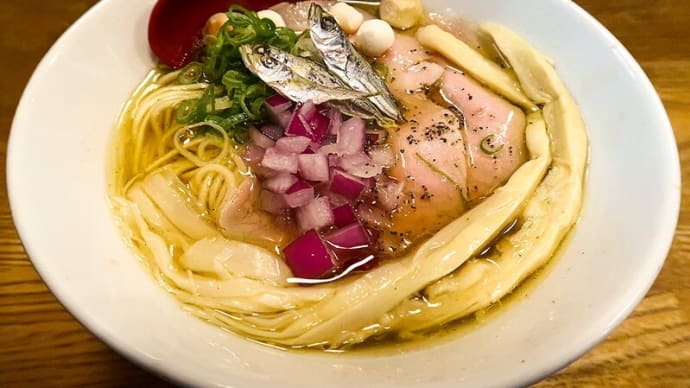 むろ鯵と鯖の淡麗醤油ラーメン ~お魚の旨みだけを上手に引き出され~