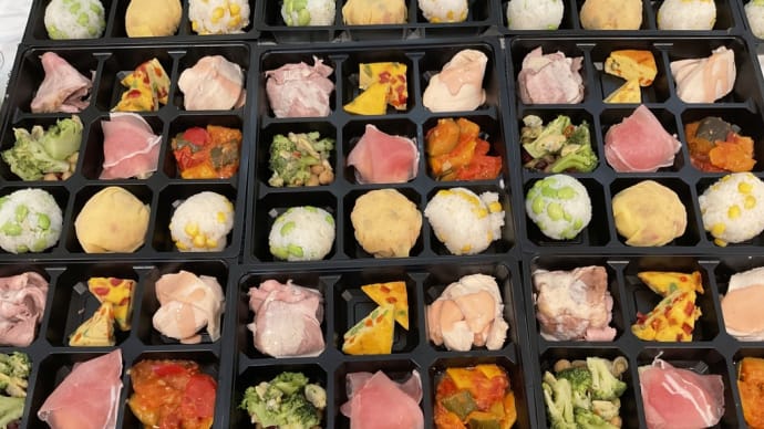 【みんなで協力して、お弁当作りをしました!】