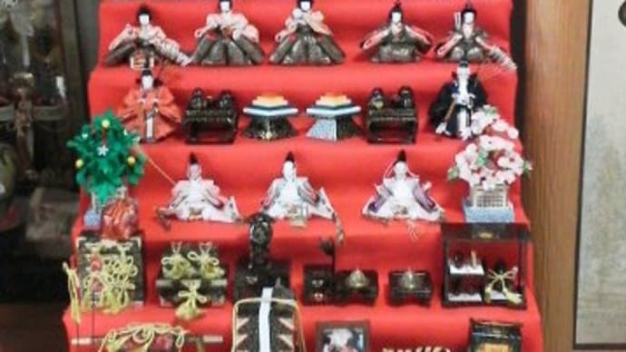 お雛さま登場