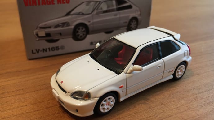 たまに取り出しては観るミニカー