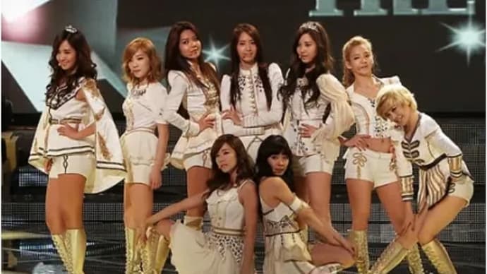 "Girls' Generation" standing at the Y-junction December 2011
